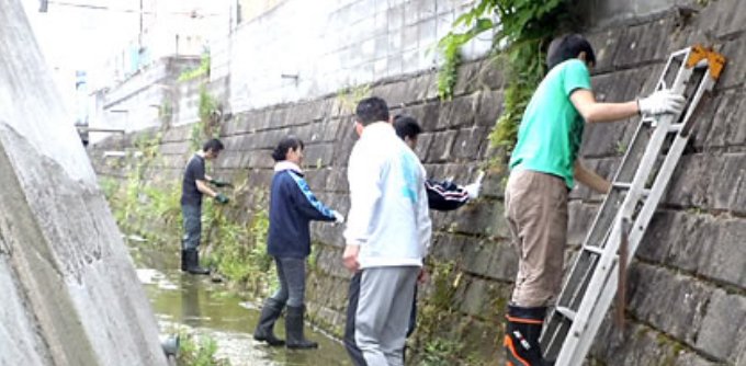 写真：南光川清掃活動