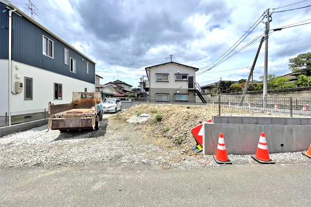 （現地写真）小・中学校学校まで徒歩7分！