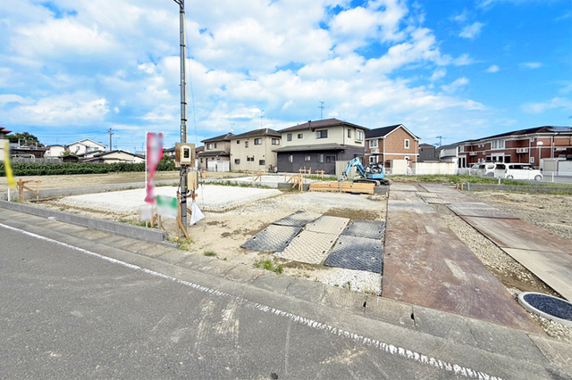 四郎丸小学校まで徒歩4分！保育施設も徒歩圏内にあり子育てしやすい環境！現地（2026年8月）撮影