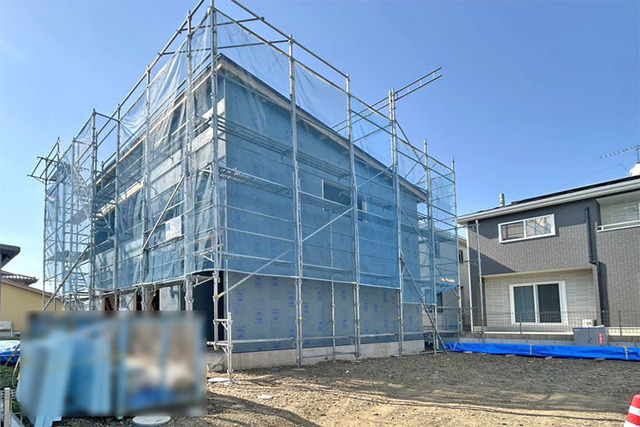 コンビニやドラッグストアが近郊でお買い物にも便利！現地（2026年5月）撮影