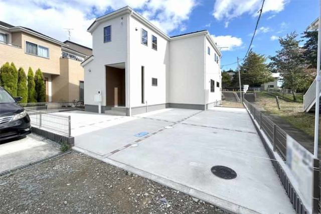 （現地写真）3台駐車OK！お庭付き♪