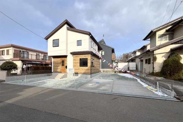 （現地写真）66坪超の敷地！ゆとりの駐車スペース！