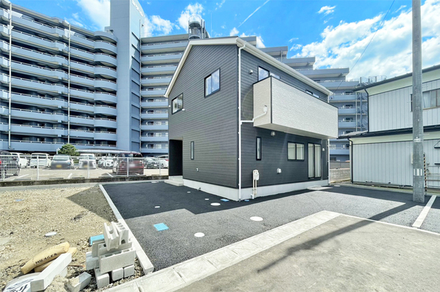間仕切り対応の居室は広々11.6帖！収納も2ヶ所完備してます！現地（2026年9月）撮影