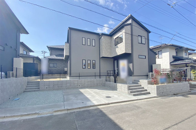 敷地広々61坪越！最大並列駐車3台＆広い南面庭あり現地（2026年3月）撮影