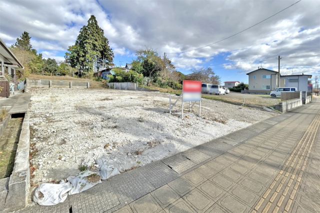 （現地写真）建築条件なし！179坪超の広々敷地！