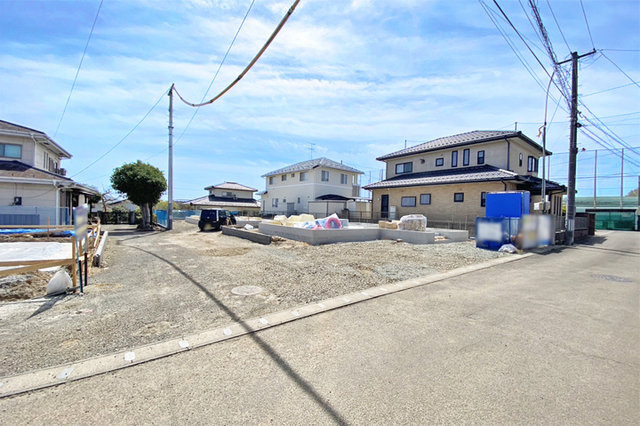 鹿野小学校まで徒歩10分！学校行事も気軽に行ける距離ですね♪現地（2026年4月）撮影