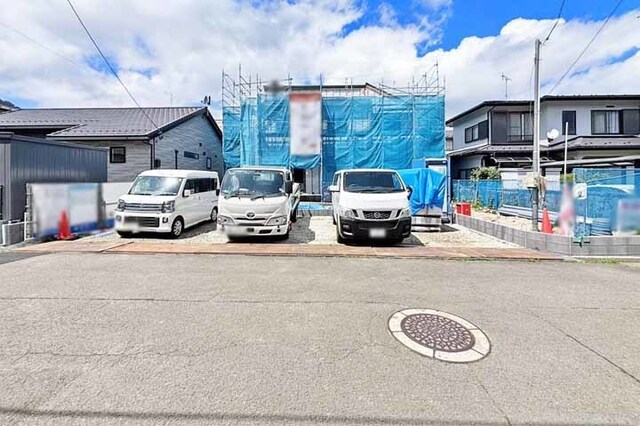 駐車並列4台OK！前面道6ｍと駐車もスムーズに出来ます♪現地（2026年7月）撮影