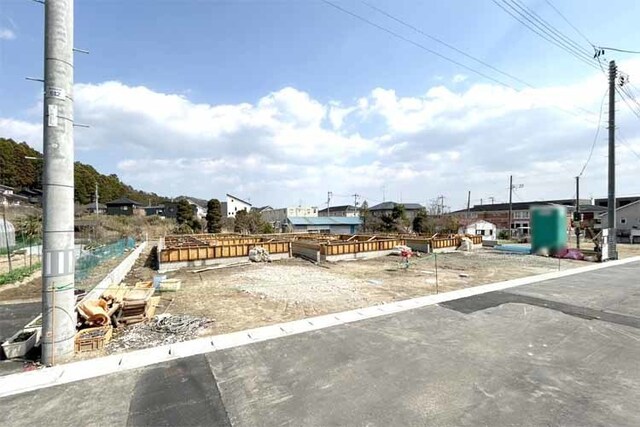 （現地写真）県道近くお出かけも便利な立地！