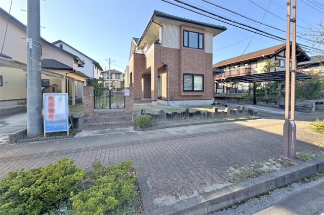 （外観写真）小・中学校まで徒歩8分以内！