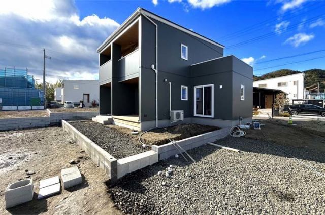 充実した収納が魅力的なゆとりある4LDK！現地（2025年11月）撮影