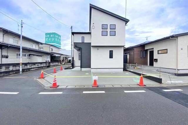 西多賀小学校徒歩8分！西多賀中学校徒歩10分！お子様の通学も安心！現地（2026年3月）撮影