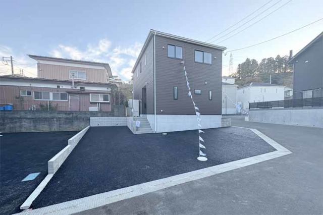 （現地写真）敷地60坪超！並列2台駐車OK！