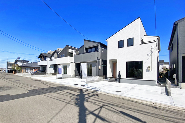 バルコニー＋インナーバルコニー付きで天候に応じて使い分けが可能♪現地（2026年4月）撮影