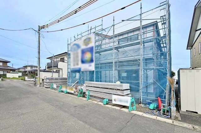 1階の洋室はリビング＆ホールどちらからも行き来可能♪客間にも最適です！現地（2026年9月）撮影