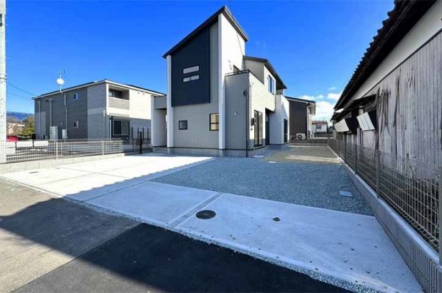 岩沼南小学校徒歩5分！岩沼中学校徒歩10分！　現地（2026年1月）撮影