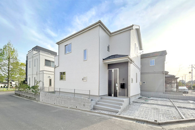 お子さまやペットものびのびと過ごせる大きな公園が近郊♪現地（2026年4月）撮影