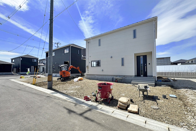 前面道6ｍと来客時の駐車も安心！現地（2026年4月）撮影