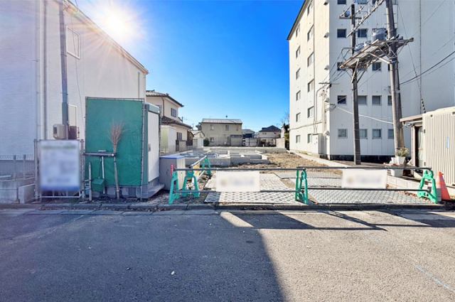 駐車並列2台OK！前面道も6ｍと駐車もラクラク♪現地（2025年12月）撮影