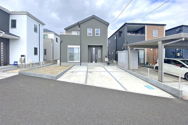 （現地写真）和4年12月築！きれいな内外装！