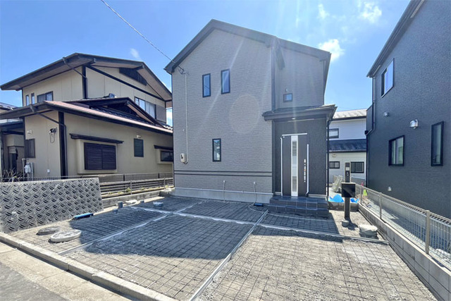 安心の長期優良住宅！お出かけにも嬉しい近隣バス停徒歩2分♪現地（2025年4月）撮影