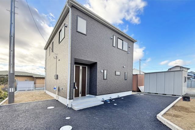 65坪の広々敷地に駐車3台OK！現地（2025年11月）撮影