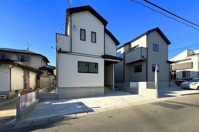 ダブルクローゼット付きの主寝室！ご夫婦の衣類を分けて収納できます！現地（2026年1月）撮影