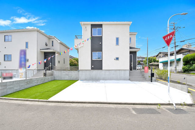 お買い物にも便利なブランチ徒歩3分明るく開放的な角地住宅現地（2026年7月）撮影