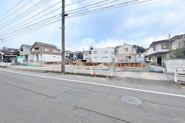 リビングは広々19帖！家族団らんに嬉しい空間！現地（2026年3月）撮影