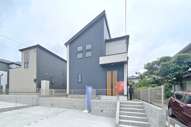 嬉しい並列駐車2台OK♪商業施設が徒歩圏内に集結した立地！現地（2026年6月）撮影