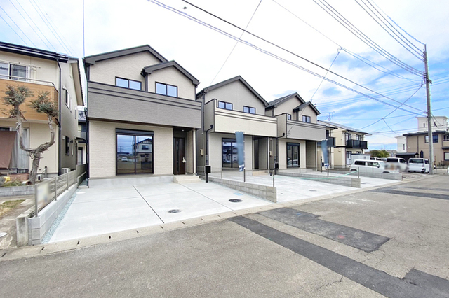 駐車並列2台OK！前面道6ｍと駐車も楽チン！現地（2026年4月）撮影