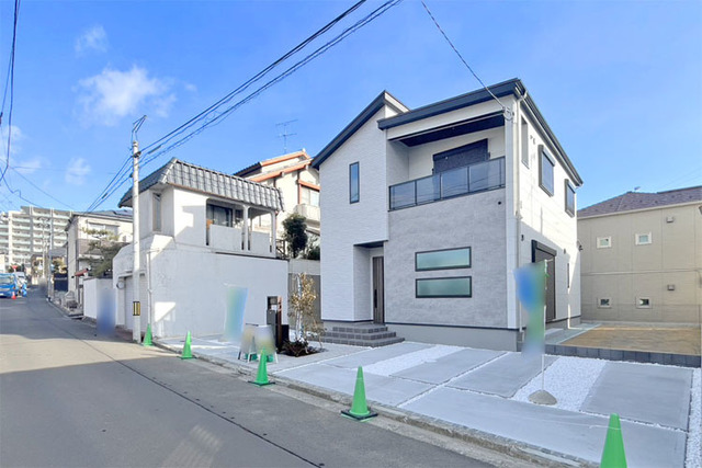 お車好きにも嬉しい並列駐車3台以上OK♪のびのびと過ごせるお庭を完備！現地（2026年1月）撮影