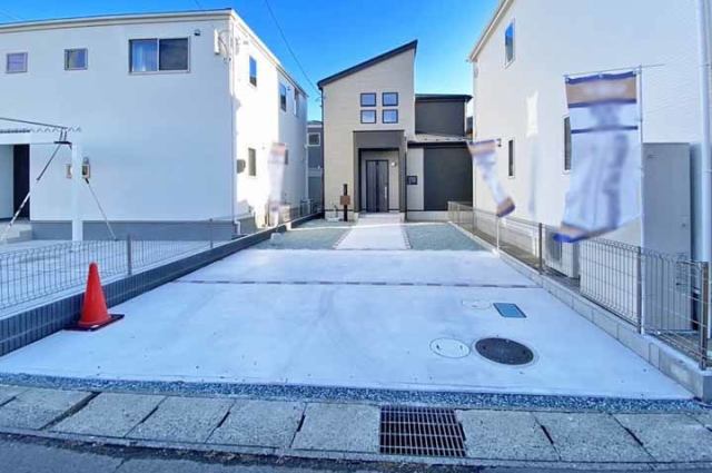 リビングにはオシャレなアクセントクロス採用！現地（2026年1月）撮影