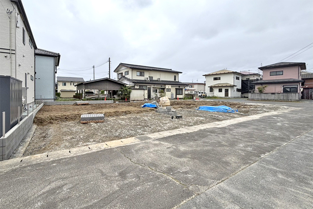（現地写真）前面道路広く開放的！