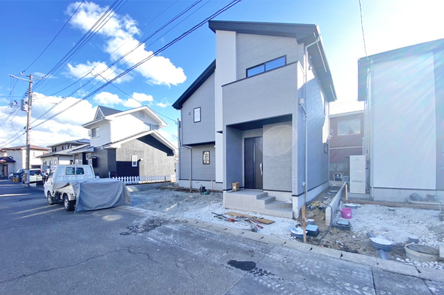 リビングは広々20帖！家族の会話が増えるリビング階段！現地（2026年1月）撮影