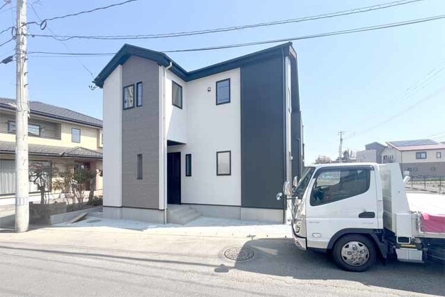 （現地写真）58坪超の敷地！並列3台駐車OK！