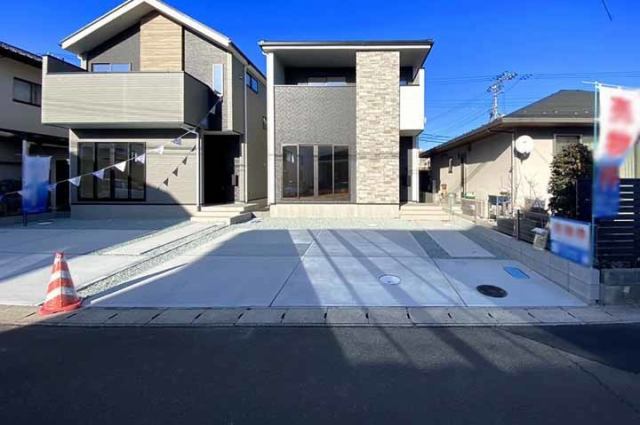 駐車並列2台OK！前面道6ｍ以上と駐車しやすい広さ！現地（2026年1月）撮影