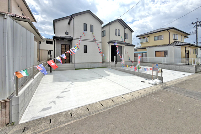 （現地写真）ゆとりの敷地！楽しみ広がる南庭！