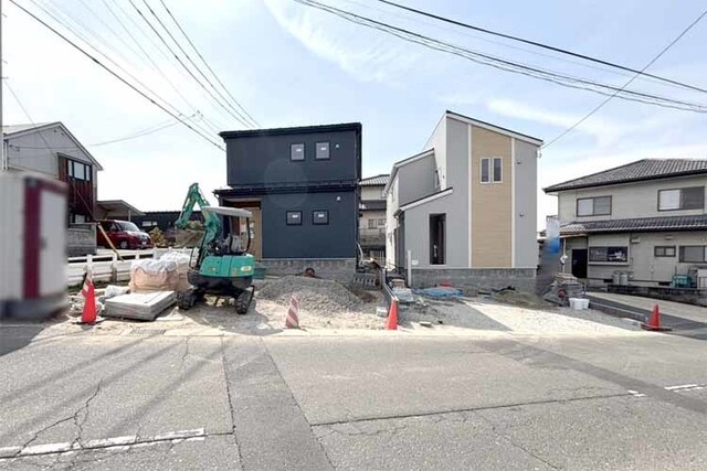 （現地写真）ゆとりの敷地！並列3台駐車OK！