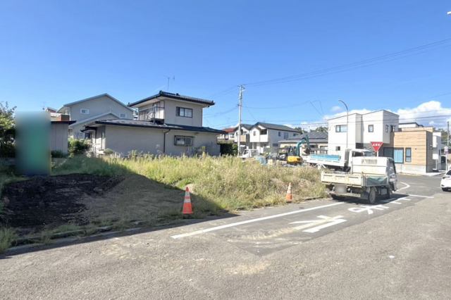 安心安全のオール電化通学も安心の小学校まで徒歩1分現地（2025年9月）撮影