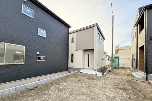 脱衣所に棚や収納が豊富！お風呂時間がスムーズに！現地（2025年11月）撮影