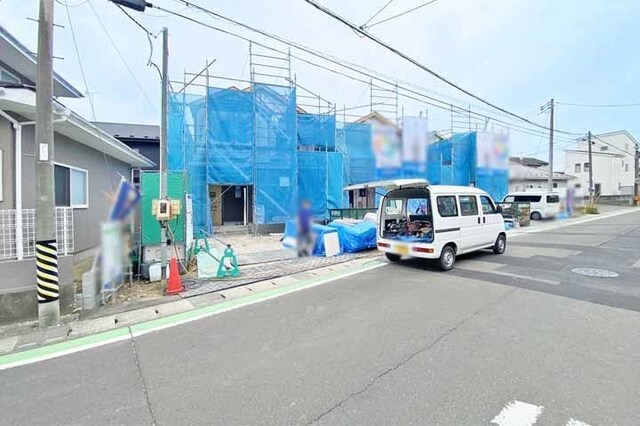 7.7ｍの広々前面道！駐車並列2台ＯＫ！現地（2026年6月）撮影