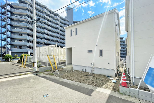 リビングが吹抜け仕様で開放感ある空間に！現地（2026年9月）撮影