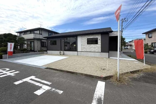 （現地写真）南東角地！74坪超の敷地！平屋住宅！
