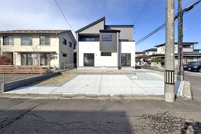 （現地写真）敷地61坪以上！角地で陽当たり良好♪