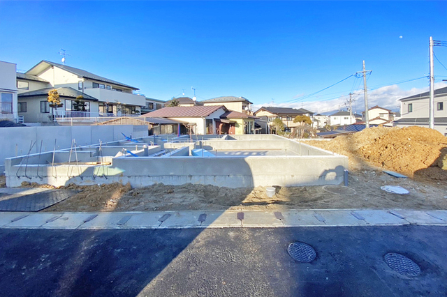 キッチン後ろから脱衣所へ繋がる生活しやすい動線！現地（2026年1月）撮影