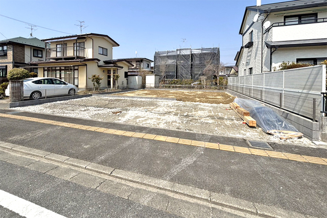 （現地写真）前面道路広く開放的！