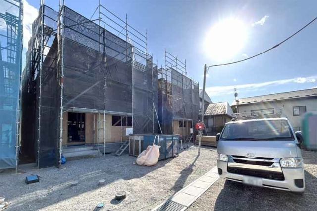 （現地写真）前面道路広く駐車ラクラク！