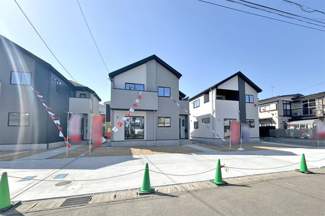 並列駐車3台ＯＫ！活用しやすいきれいな整形地です♪現地（2026年4月）撮影