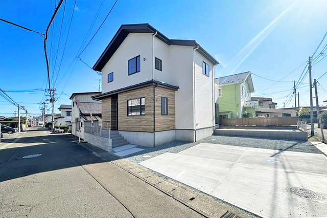 リビングは広々24帖以上！カウンター付きでお仕事や勉強をするのに便利！現地（2025年11月）撮影