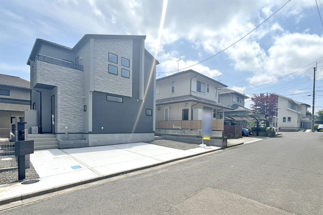 並列駐車ゆったり3台OK♪50坪以上の広々敷地！現地（2026年5）撮影